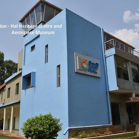 Hotel Oyo 13120 Ambrosia Bangalore Exterior foto